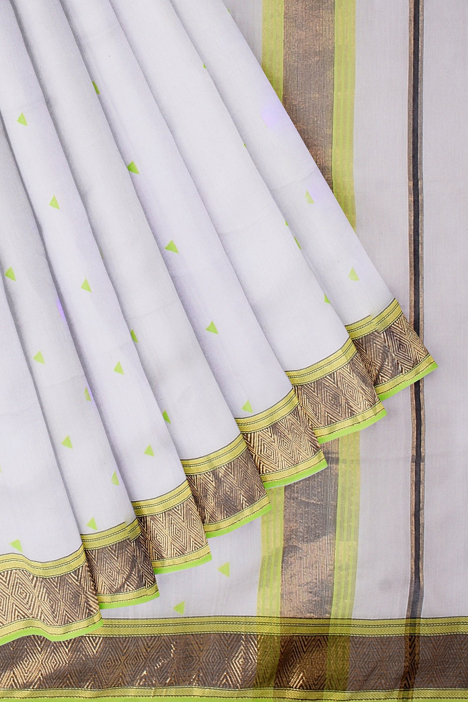Hand Woven Off White Color Traditional Triangle Buti Sausar Silk with Triangle Buti Border Saree SKU- BS10009 - Bhartiya Shilp